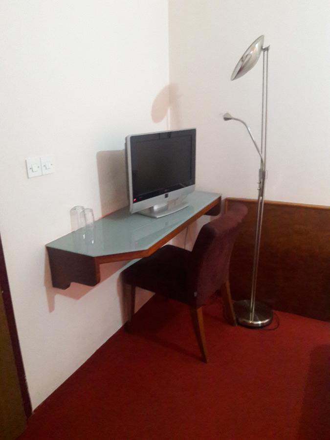 Jet Star Motel Zivinice ภายนอก รูปภาพ