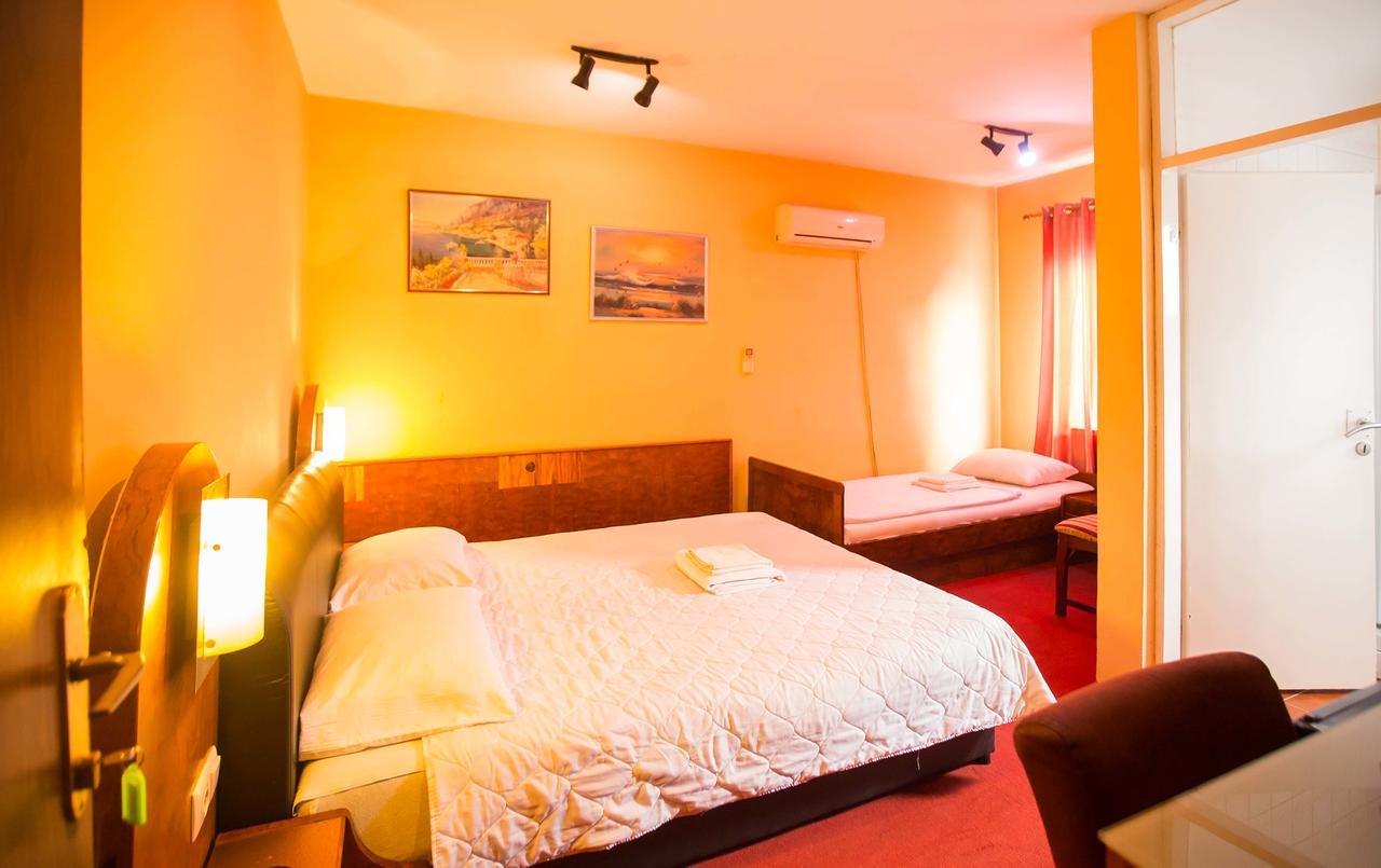 Jet Star Motel Zivinice ภายนอก รูปภาพ