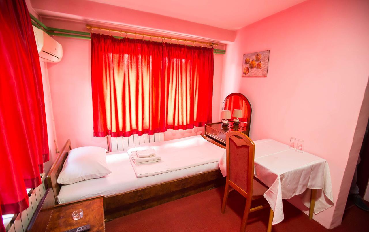 Jet Star Motel Zivinice ภายนอก รูปภาพ